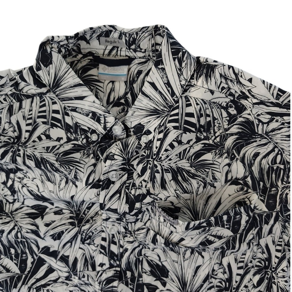 Columbia Mens Regular Fit Tropical Palm Toucan Print Short Sleeve Shirt Medium